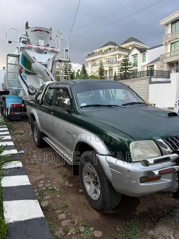 Mitsubishi L200 2003 Green