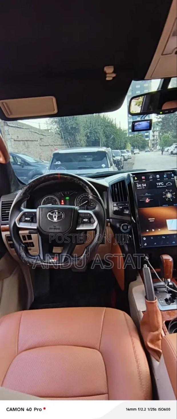 Toyota Land Cruiser 2016 Black