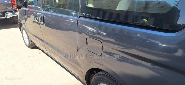 Hyundai H1 2016 Black