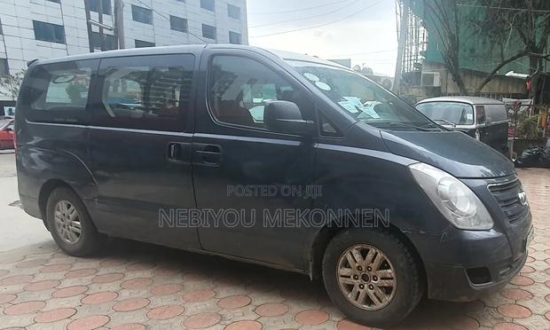 Hyundai H1 2016 Black