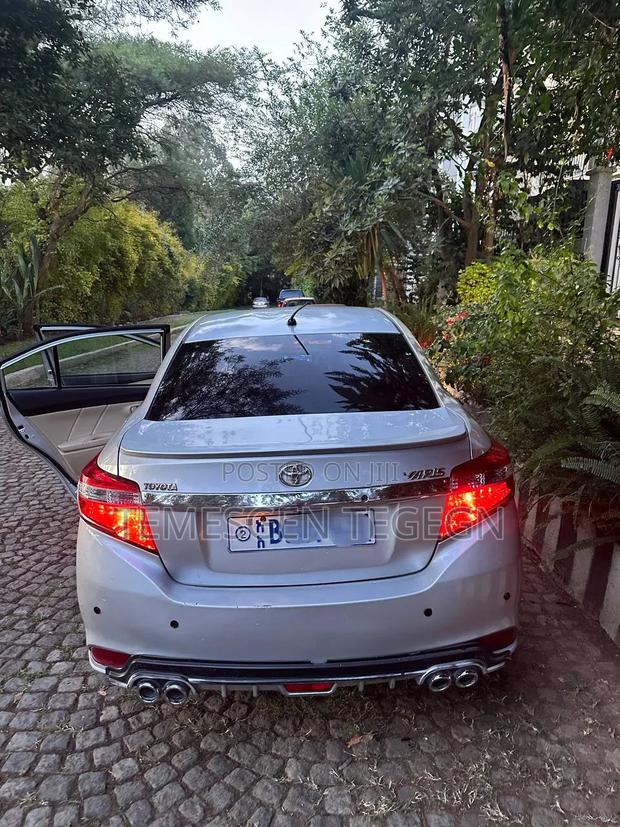 Toyota Yaris 2014 Silver