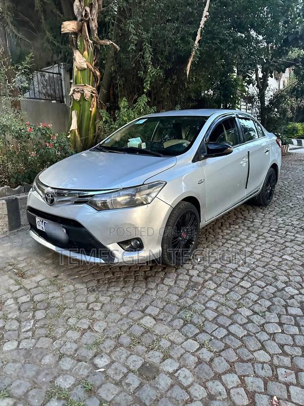 Toyota Yaris 2014 Silver