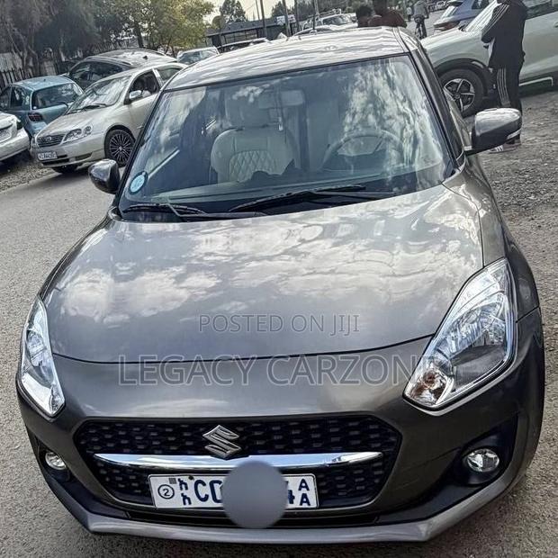 Suzuki Swift 2022 Gray