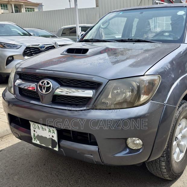 Toyota Hilux 2008 Black