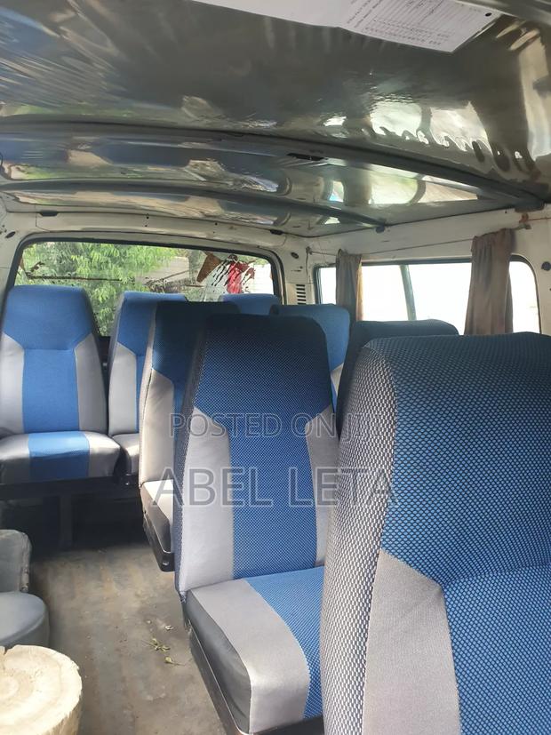 Toyota HiAce 1999 White