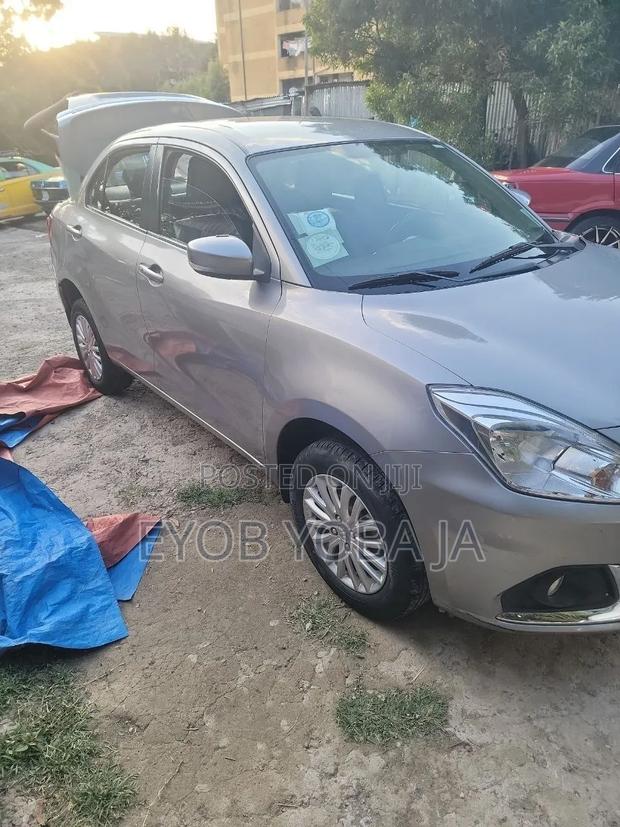 Suzuki Dzire 2022 Silver