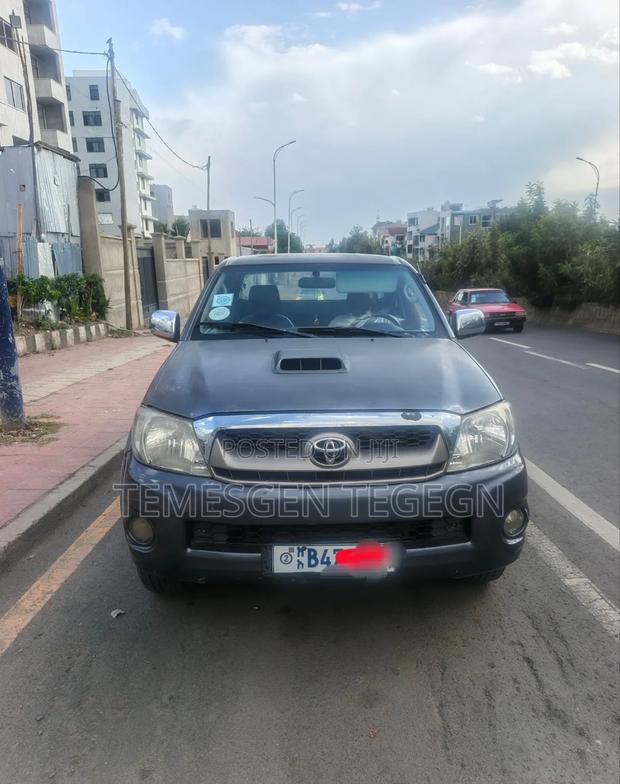 Toyota Hilux 2008 Gray