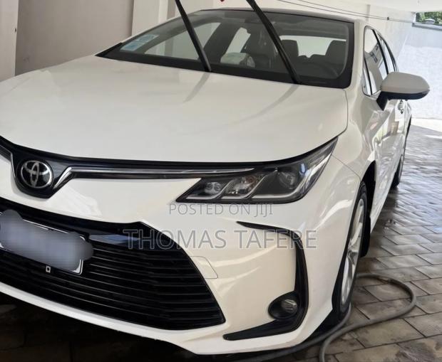 Toyota Corolla 2022 Ivory