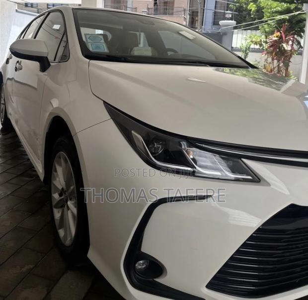 Toyota Corolla 2022 Ivory