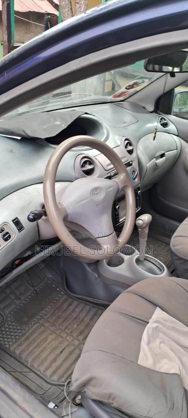 Toyota Platz 2001 Blue