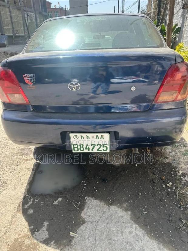 Toyota Platz 2001 Blue