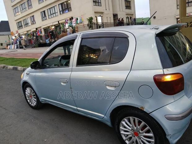 Toyota Vitz 2004 Blue