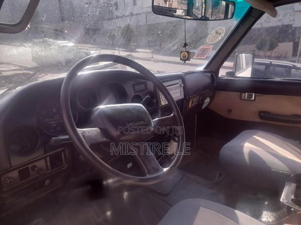 Toyota Land Cruiser 1989 White