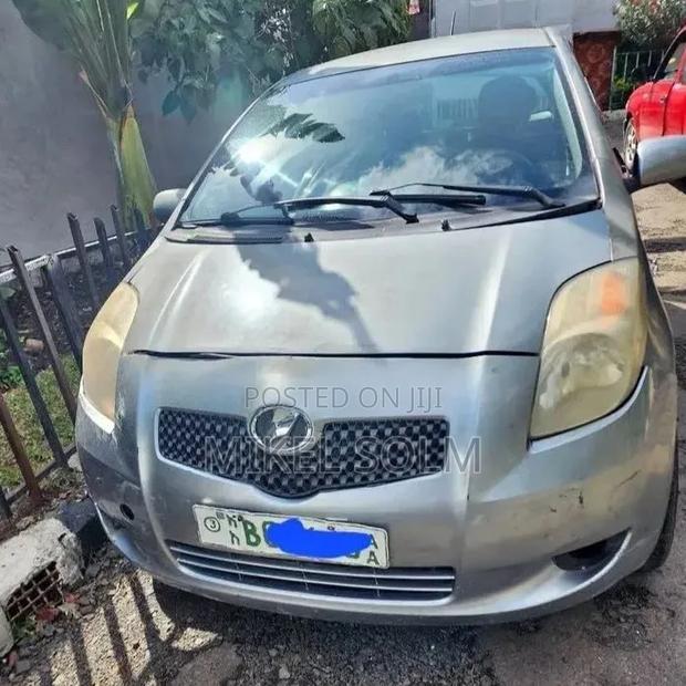 Toyota Yaris 2007 Gray