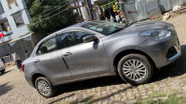 Suzuki Dzire 2022 Silver