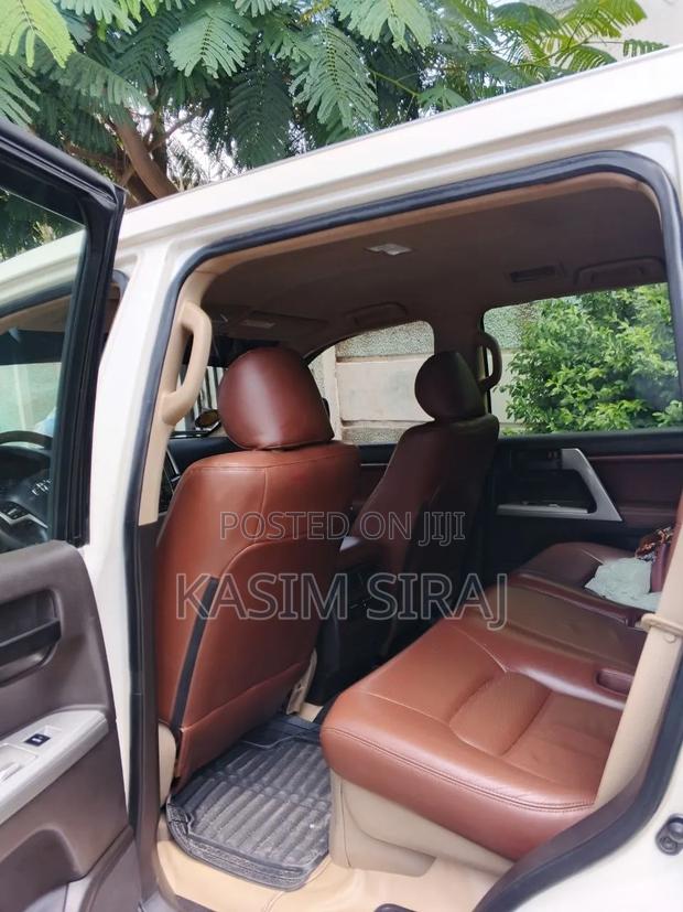 Toyota Land Cruiser 2015 White