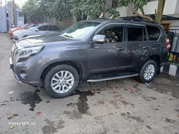 Toyota Land Cruiser Prado 2015