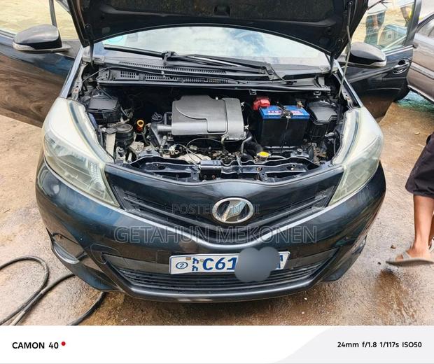 Toyota Yaris 2012 Black