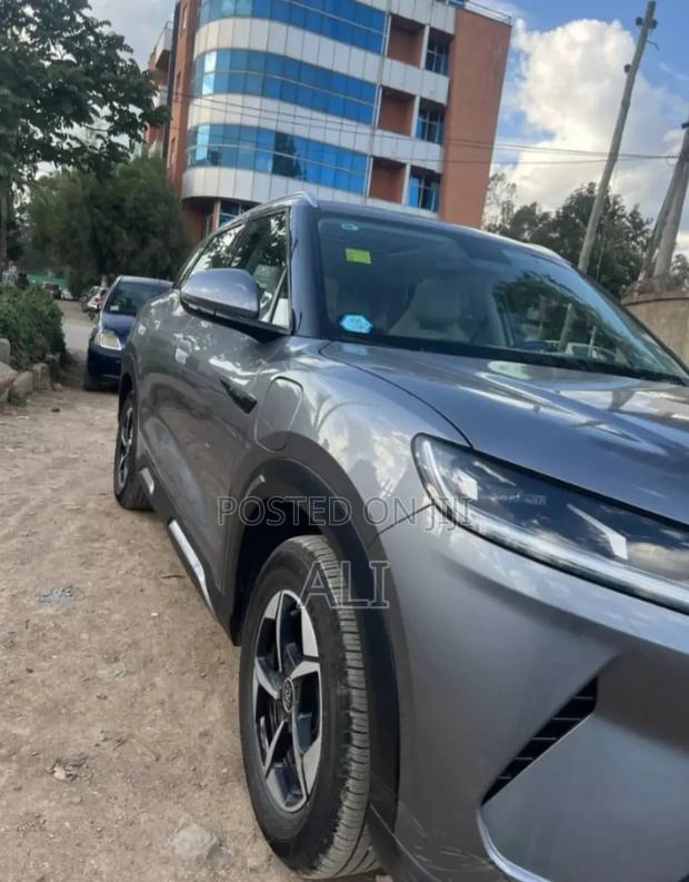 BYD Yuan Up 2024 Silver