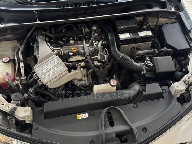 Toyota Corolla 2022 Ivory