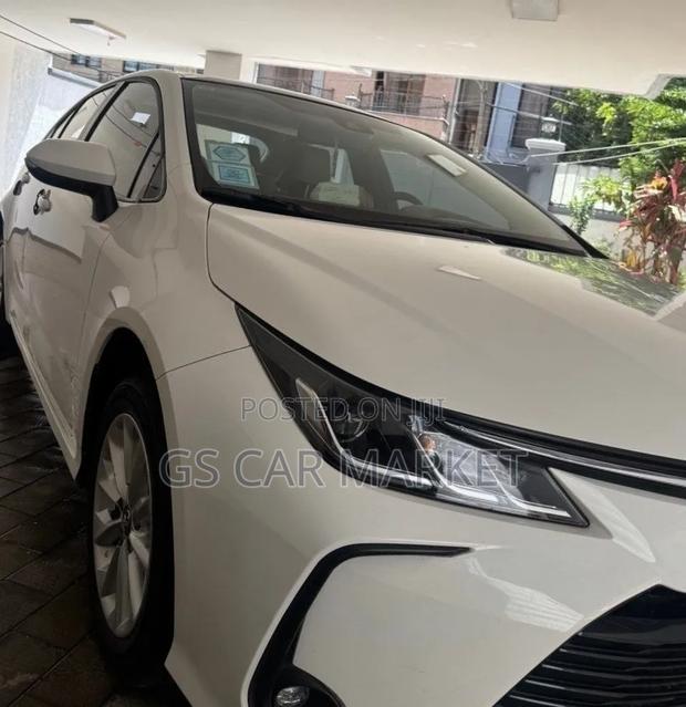 Toyota Corolla 2022 Ivory