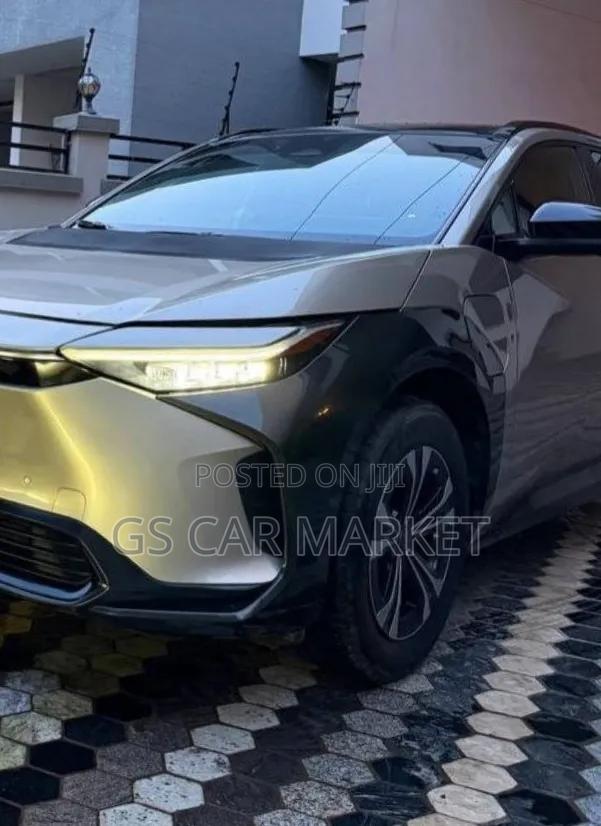 Toyota bZ4X 71.4 kWh FWD 2022 Silver