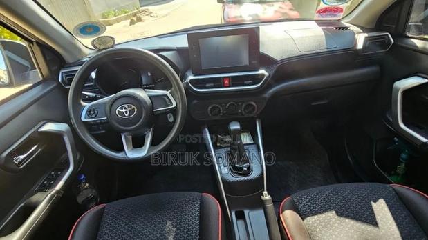 Toyota Raize 2023 Silver
