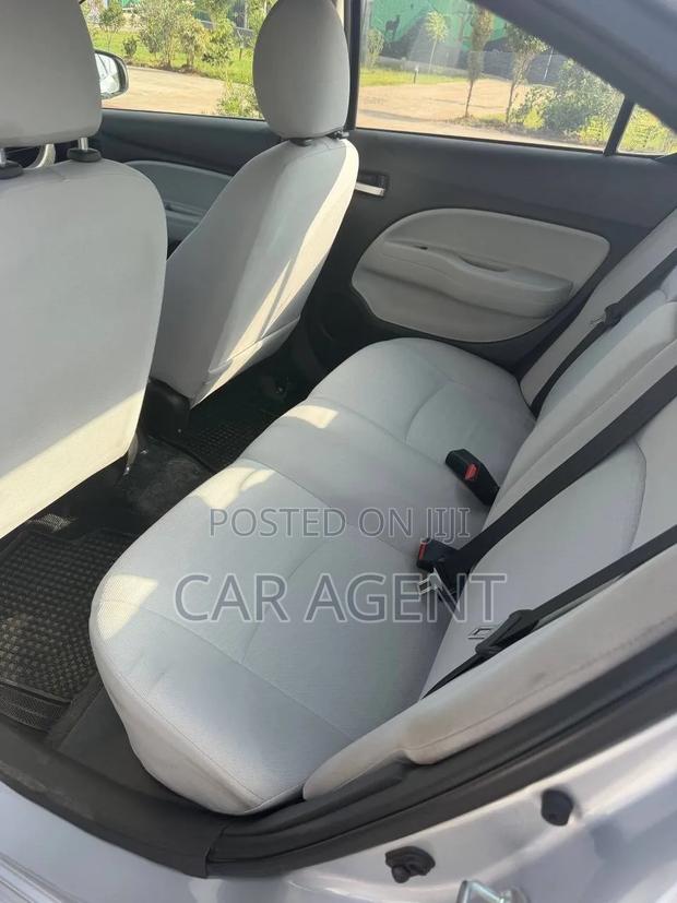 Mitsubishi Attrage 2021 Gray