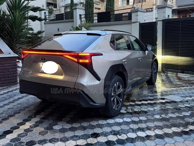 Toyota bZ4X 2022 Silver
