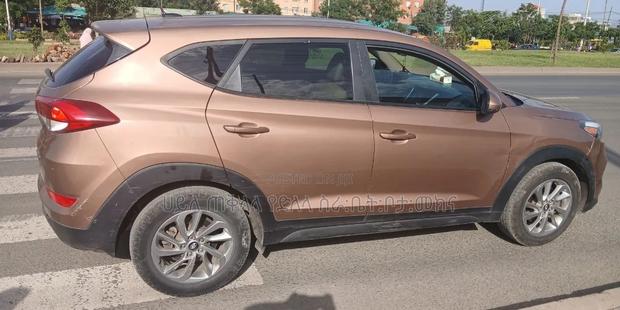 Hyundai Tucson 2017 Brown