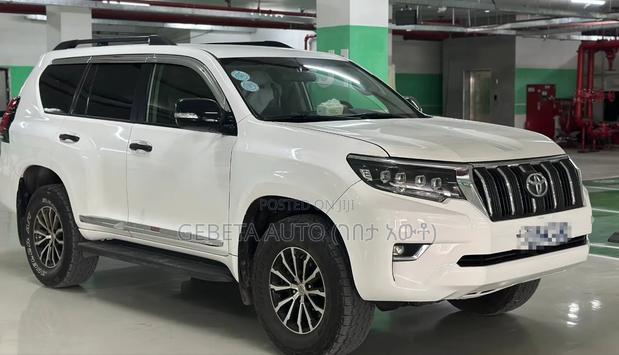 Toyota Land Cruiser 2018 White