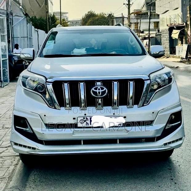 Toyota Land Cruiser 2016 White