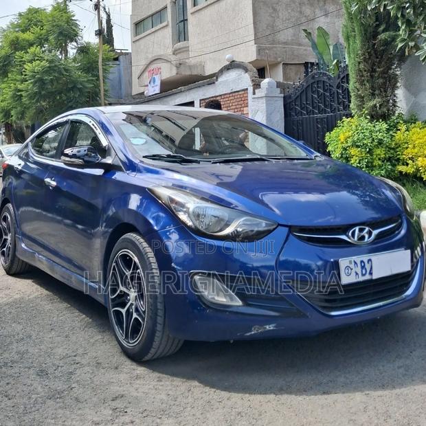 Hyundai Avante 2014 Blue
