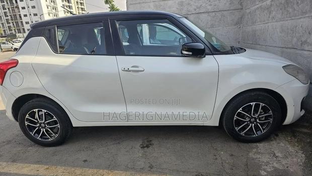 Suzuki Swift 2022 White
