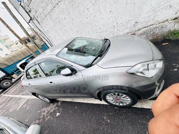 Suzuki Dzire 2022 Silver