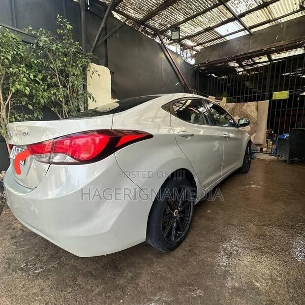 Hyundai Elantra 2013 Silver
