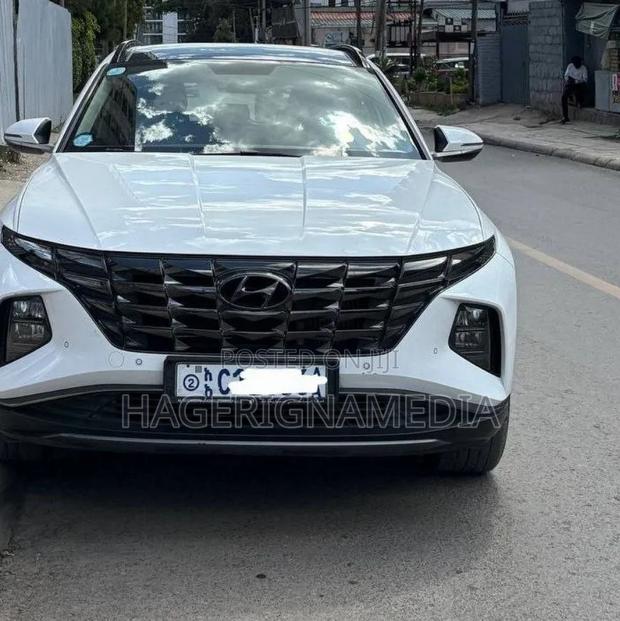 Hyundai Tucson 2022 White