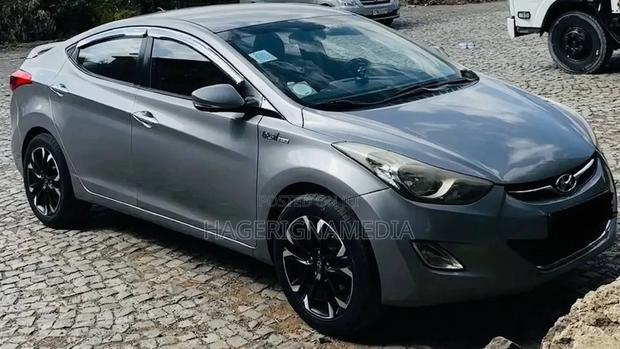 Hyundai Avante 2013 Gray