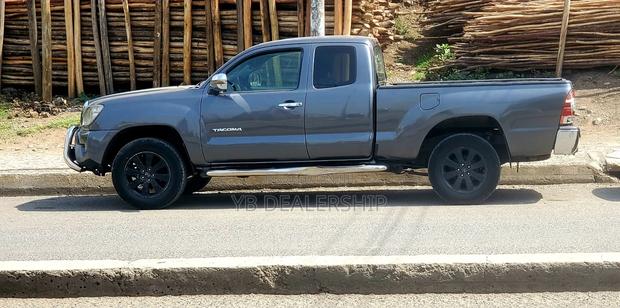Toyota Tacoma 2012 Black