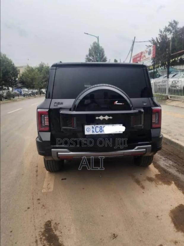 BYD Leopard 8 2.0 Hybrid AWD 2025 Matt Black