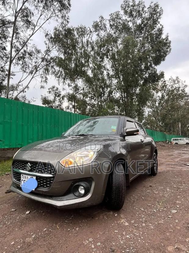 Suzuki Swift 2022 Gray