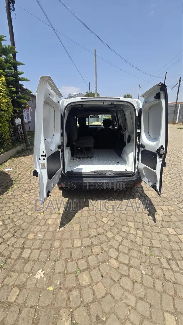 Renault Logan 2016 White