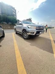 Toyota Hilux 2018 Silver for sale
