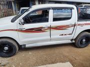 Toyota Hilux 2006 White for sale