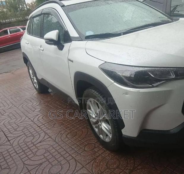 Toyota Corolla Cross Hybrid 2023 White