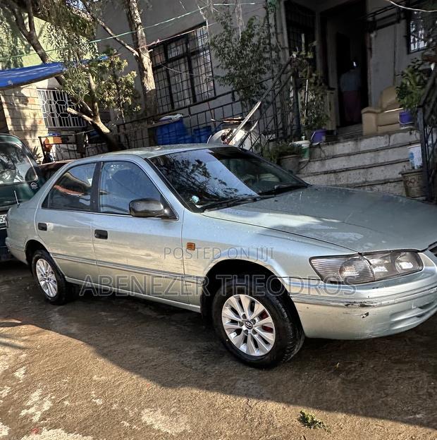Toyota Camry 2001 Silver