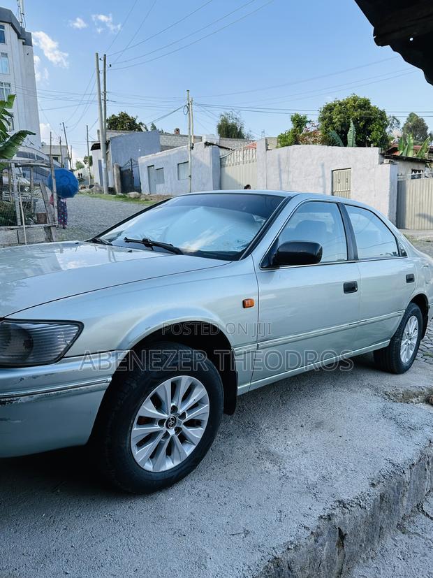 Toyota Camry 2001 Silver