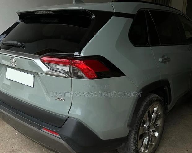 Toyota RAV4 2021 Teal