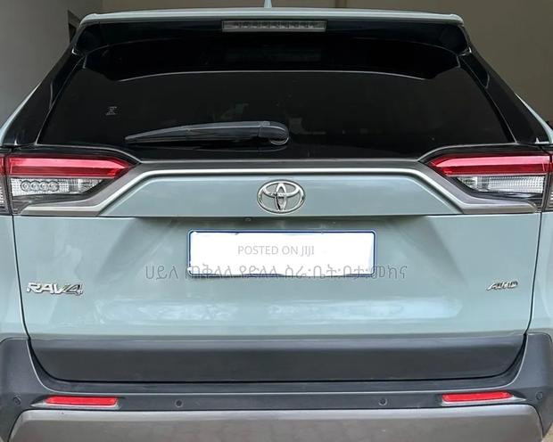Toyota RAV4 2021 Teal