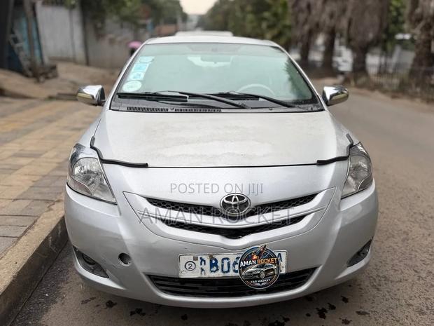 Toyota Belta 2007 Silver